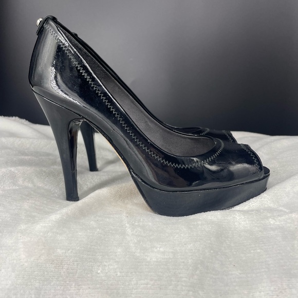 Stuart Weitzman Women’s 5.5 Black Peep-Toe Heels Patent Leather Made In Spain - Picture 1 of 8